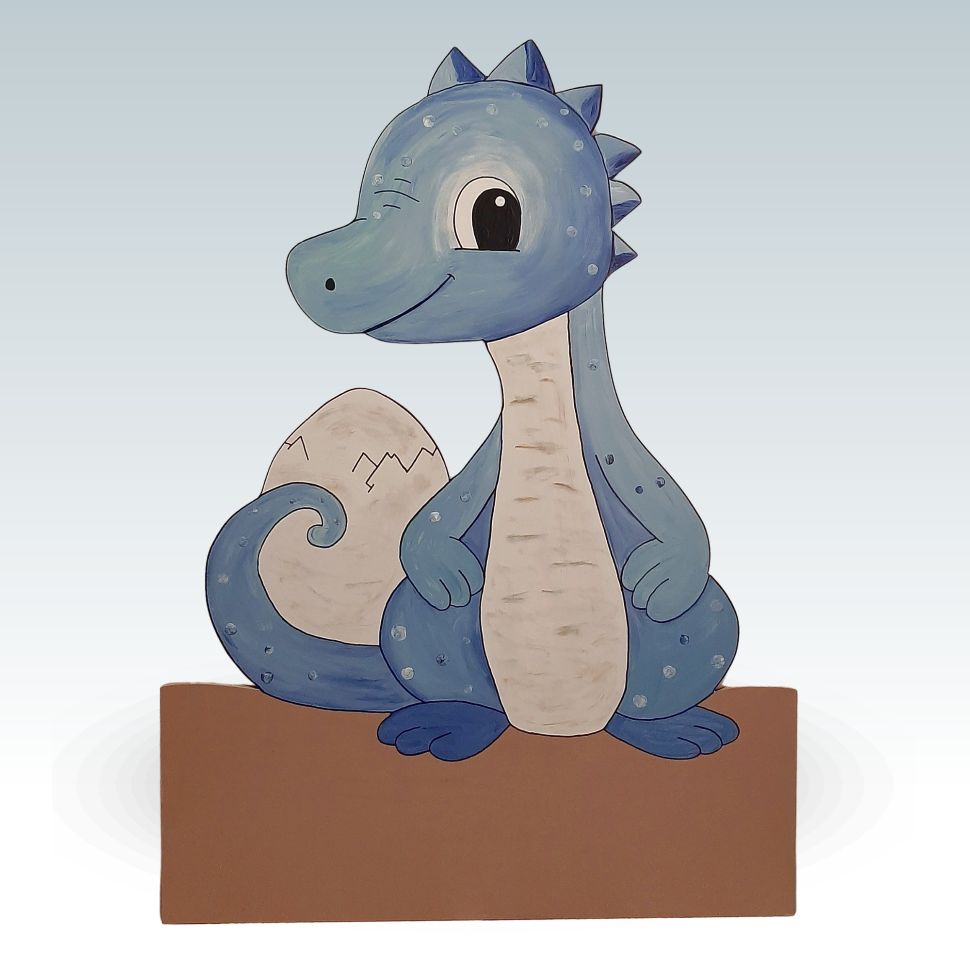 Geburtsschild/Babytafel in Form eines Dinosauriers. Handgefertigt von Franziska Barmettler, Geburtstafeln Luzern, in Root.